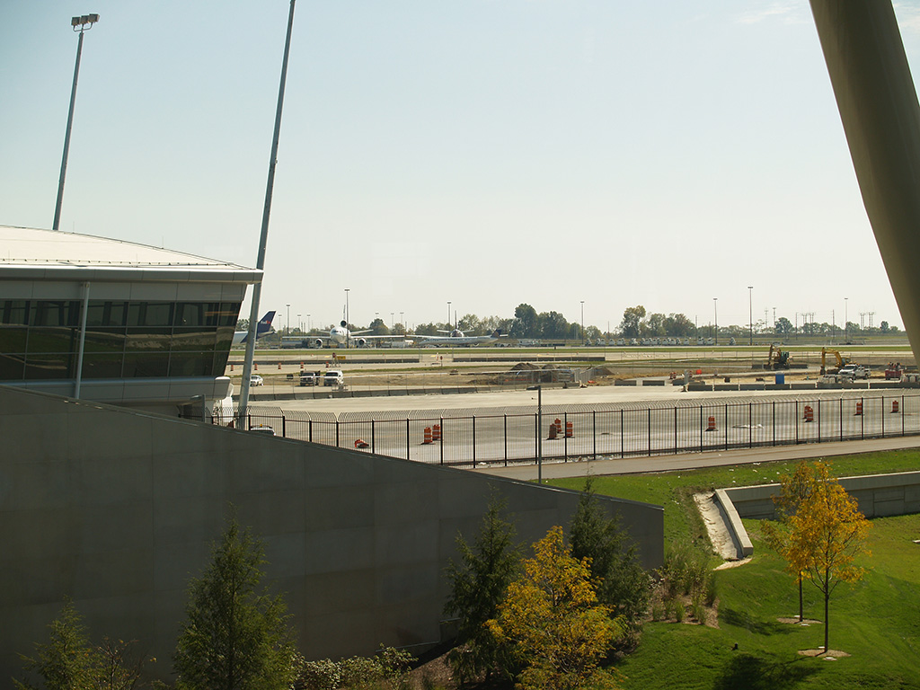 Midfield Terminal